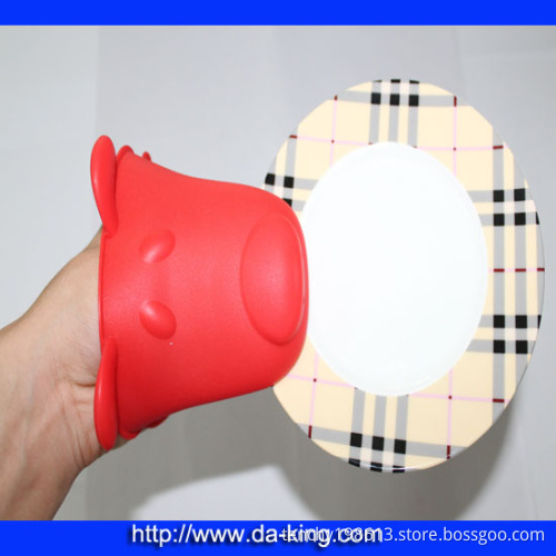 Silicone insulated gloves